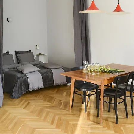 Designers In The Old Town Apartment