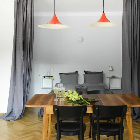 Designers In The Old Town Apartment